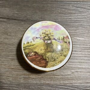 Picnic At Daisy Field Vintage Trinket Box Fine Bone China